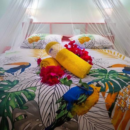 Studio T1 Bis La Belle Vue, Vue Mer, Wifi, Plage A 50M Le Moule Kültér fotó
